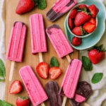 Bâtonnets glacés à la fraise enrobés de chocolat