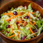 Salade de Chou, Carottes et Canneberges : Recette Fraîche et Croquante