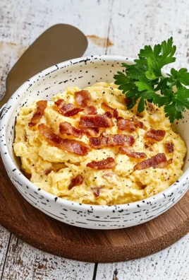 Œufs Brouillés Crémeux au Bacon Croustillant — Petit-Déjeuner Keto